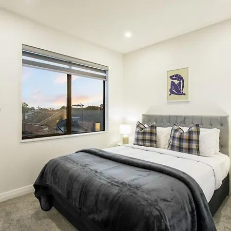 Pristine Modern Central Home - Netflix - Heatpump
